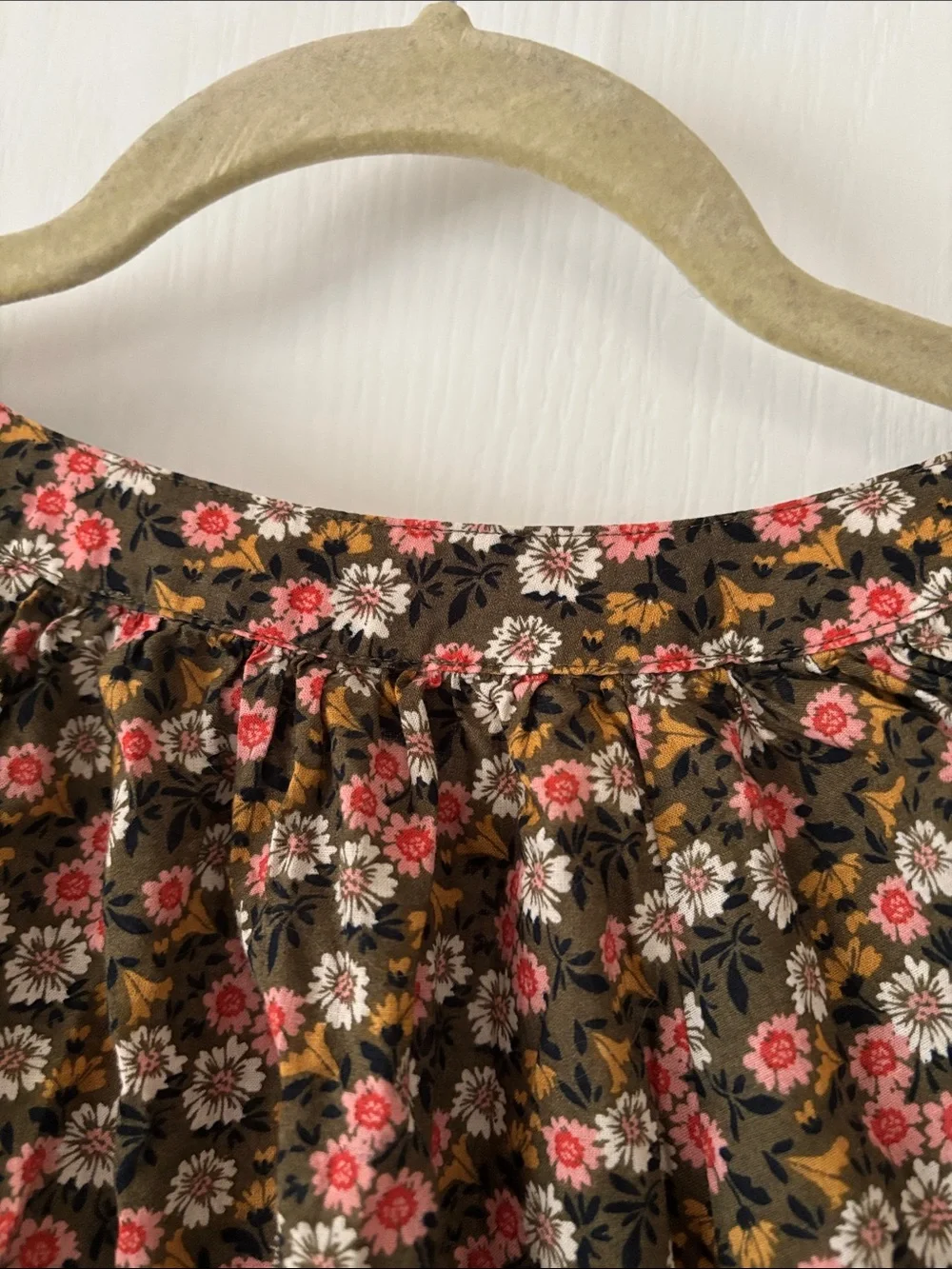 LOFT Floral Puff-Sleeve V-Neck Blouse